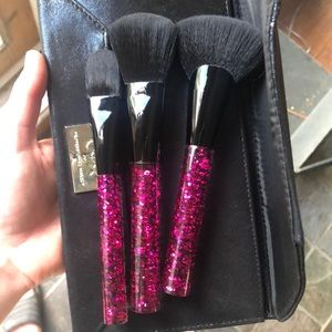 3 for 20$ 🌷NWOT NYX best brush kit 💜